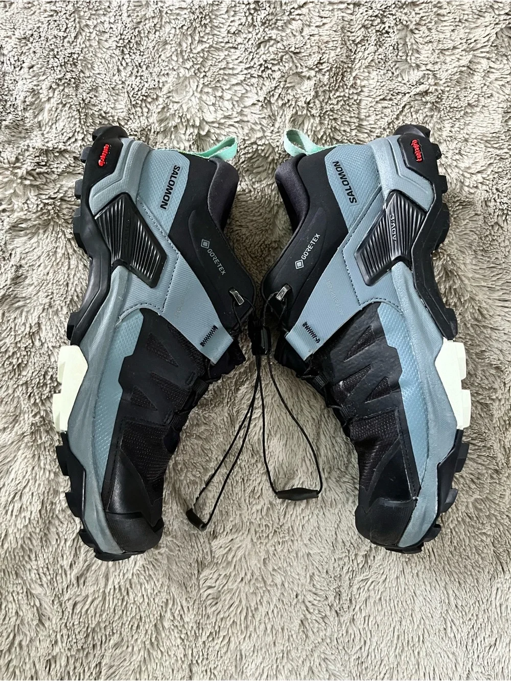 Salomon Woman’s X Ultra GTX Hiking Sneakers